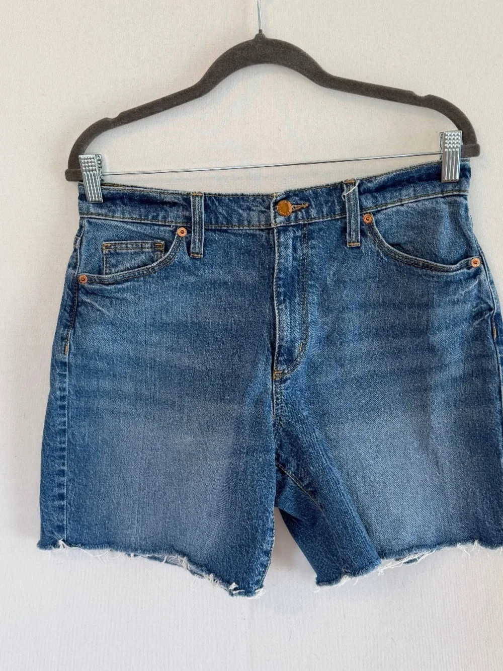 UNIVERSAL THREAD Women’s Size 8/29R Vintage Bermuda Denim Jean Shorts